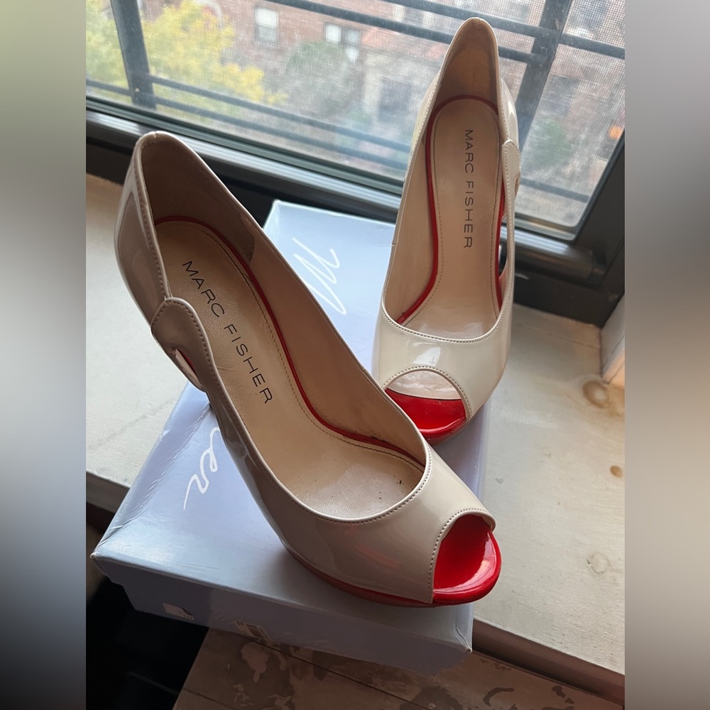 Marc Fisher size 8.5 heels